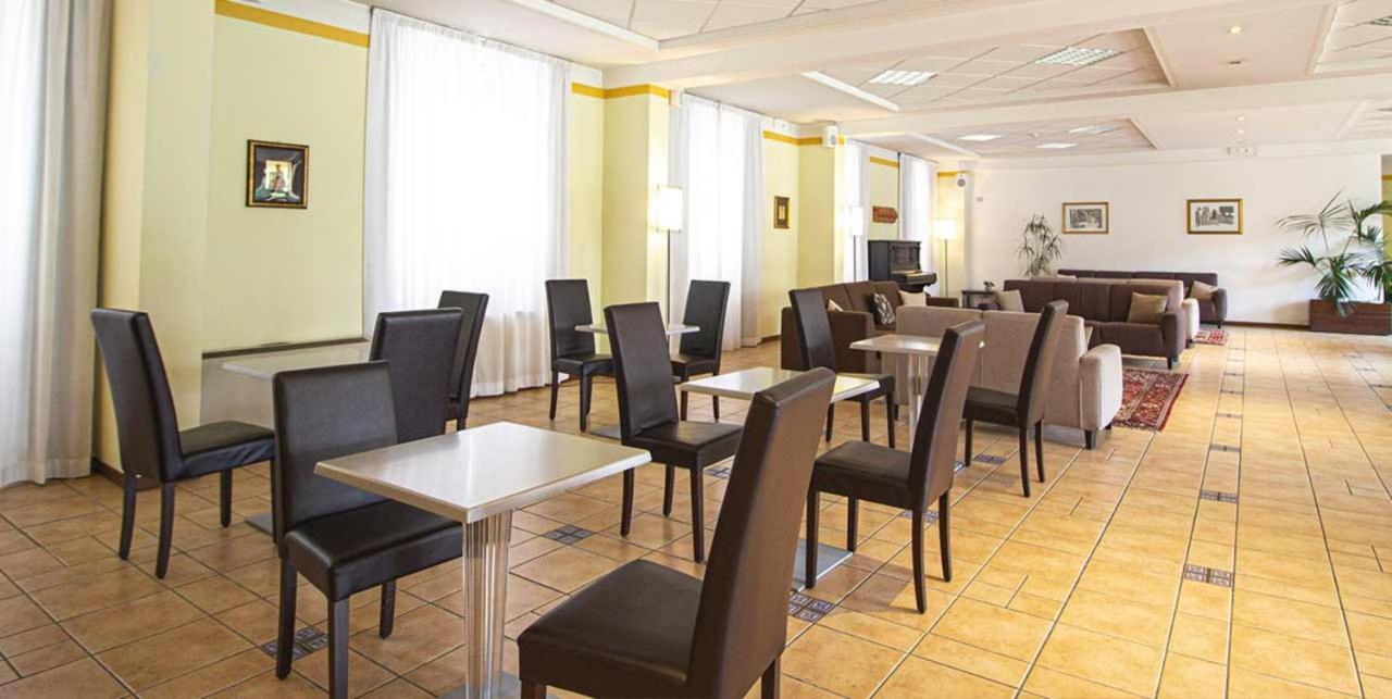 Hotel Il Chiostro By Lvg Hotel Collection Verbania Exterior foto