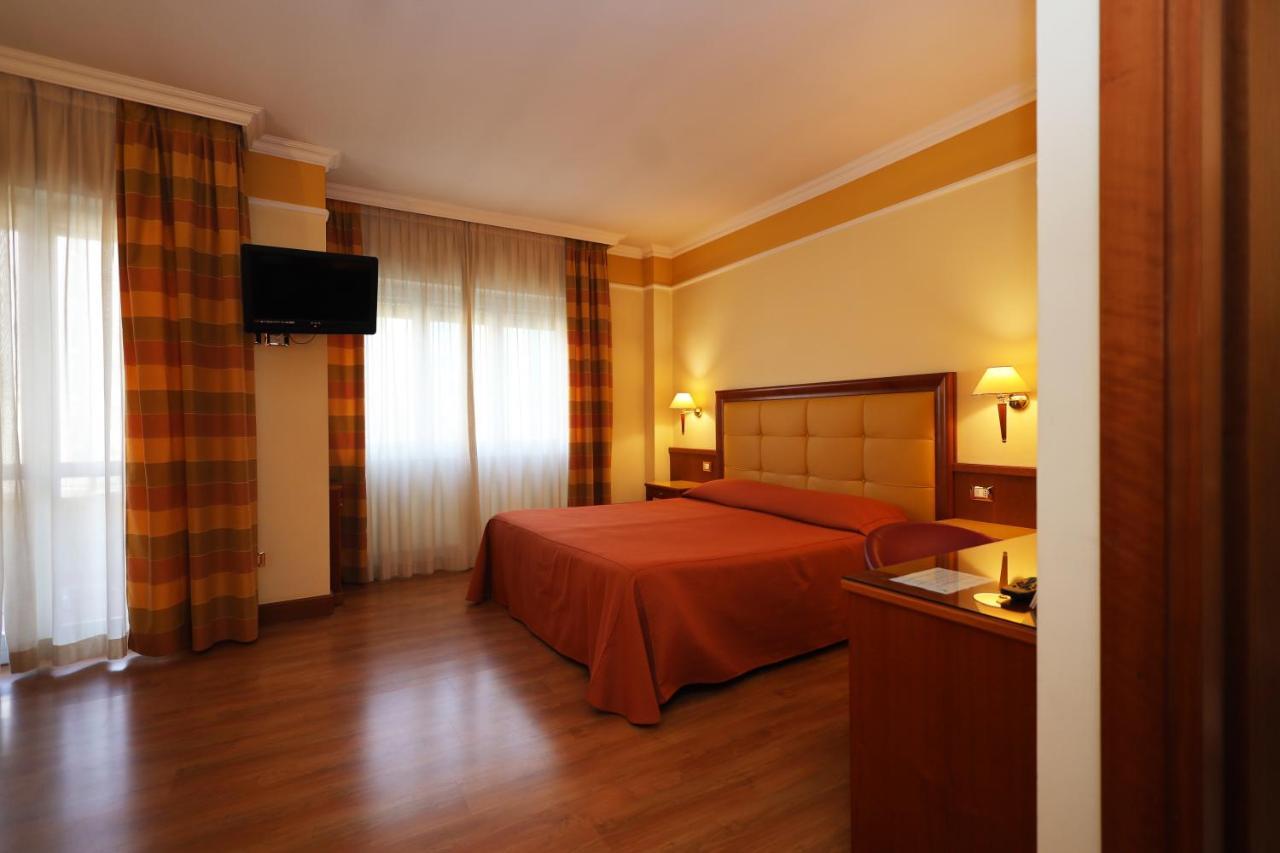 Hotel Il Chiostro By Lvg Hotel Collection Verbania Exterior foto