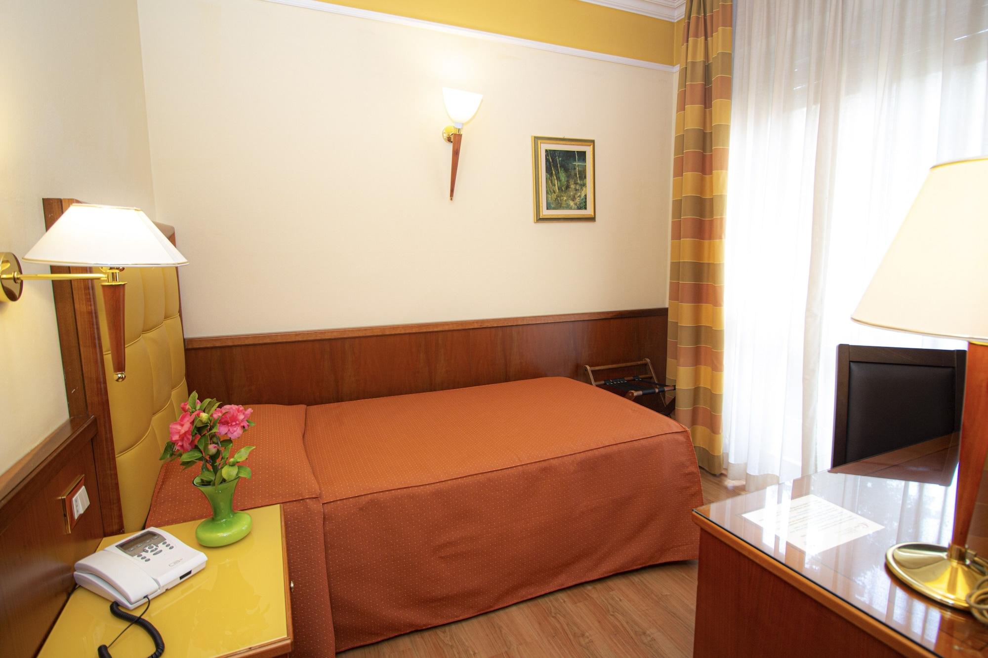 Hotel Il Chiostro By Lvg Hotel Collection Verbania Exterior foto