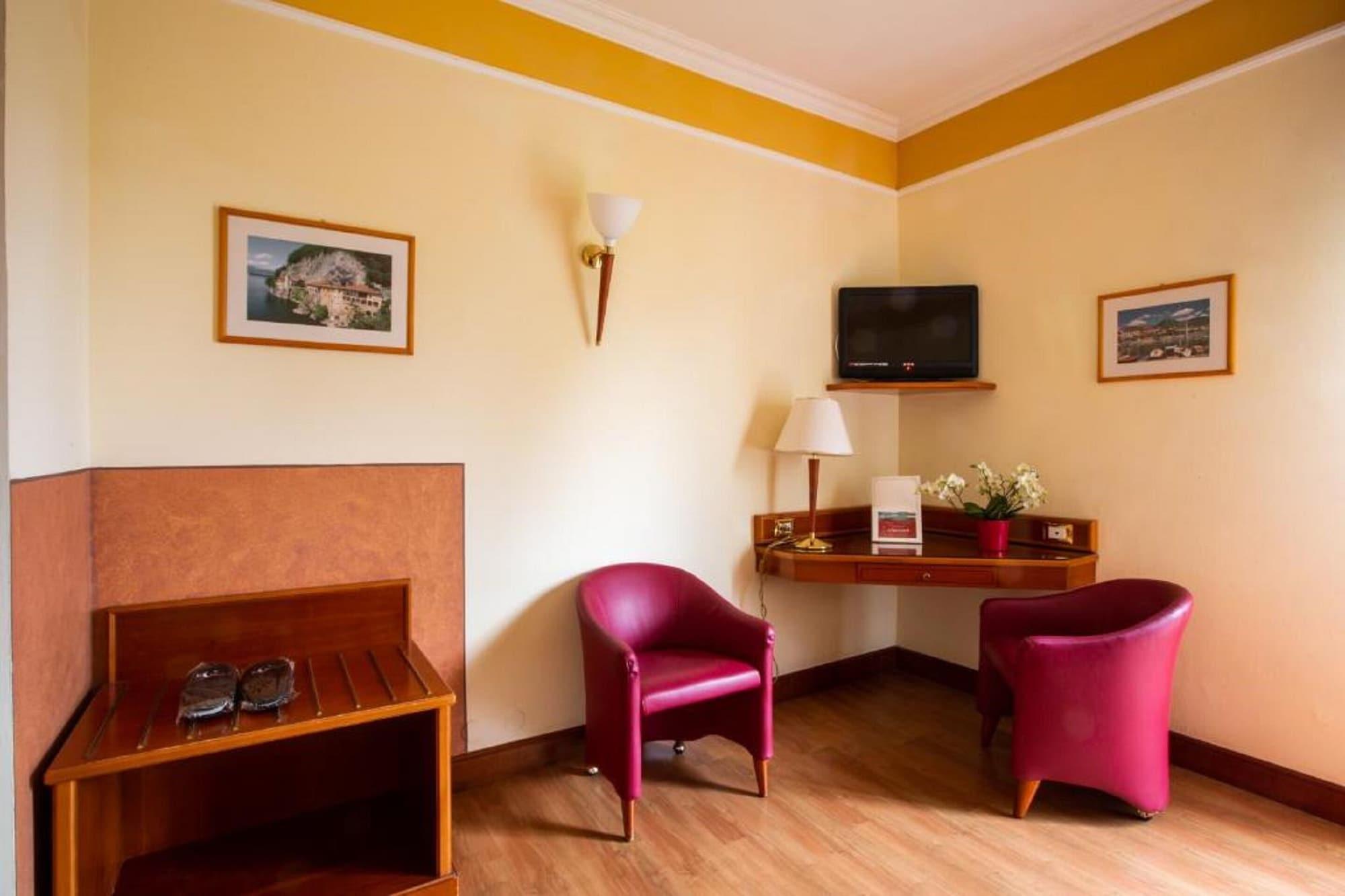 Hotel Il Chiostro By Lvg Hotel Collection Verbania Exterior foto